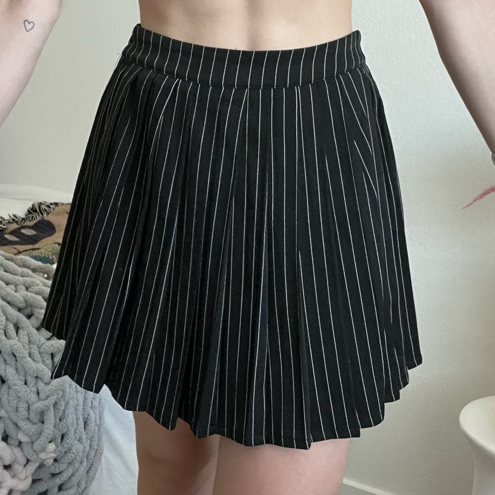 PLT Pinstripe Skirt 🖤 - Picture 4 of 4